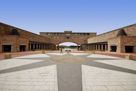 Trường Đại Học Quốc Tế Bond - Canada - Ảnh 1